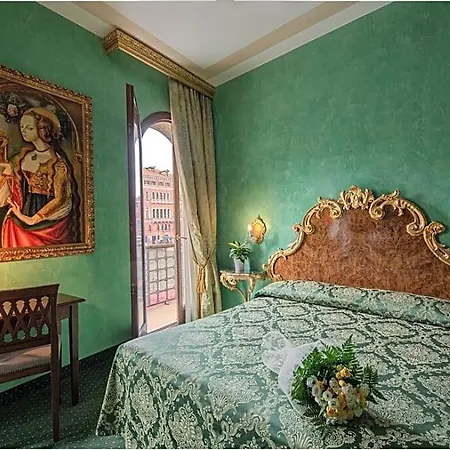 Marconi Hotel