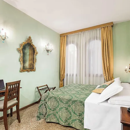 Marconi Hotell 3*