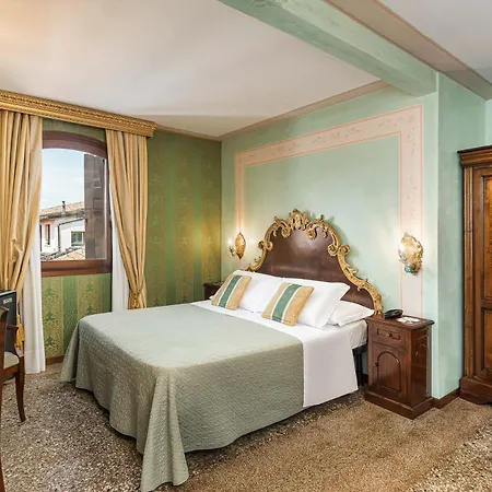 Marconi Hotel 3*